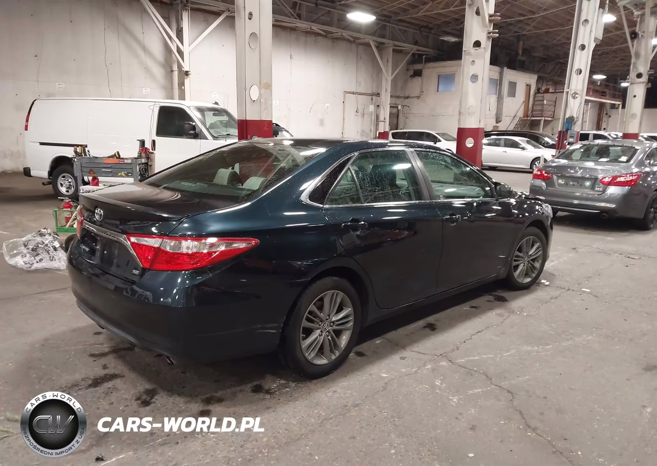 2015 Toyota Camry Se VIN:4T1BF1FK3FU904640 - 4