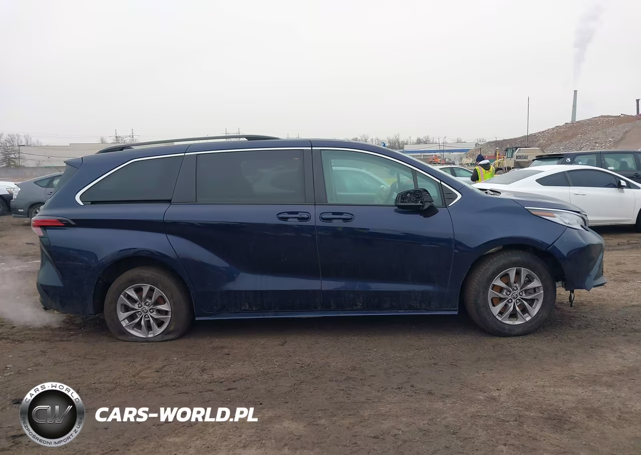 2022 Toyota Sienna Le VIN:5TDKSKFC9NS064154 - 13