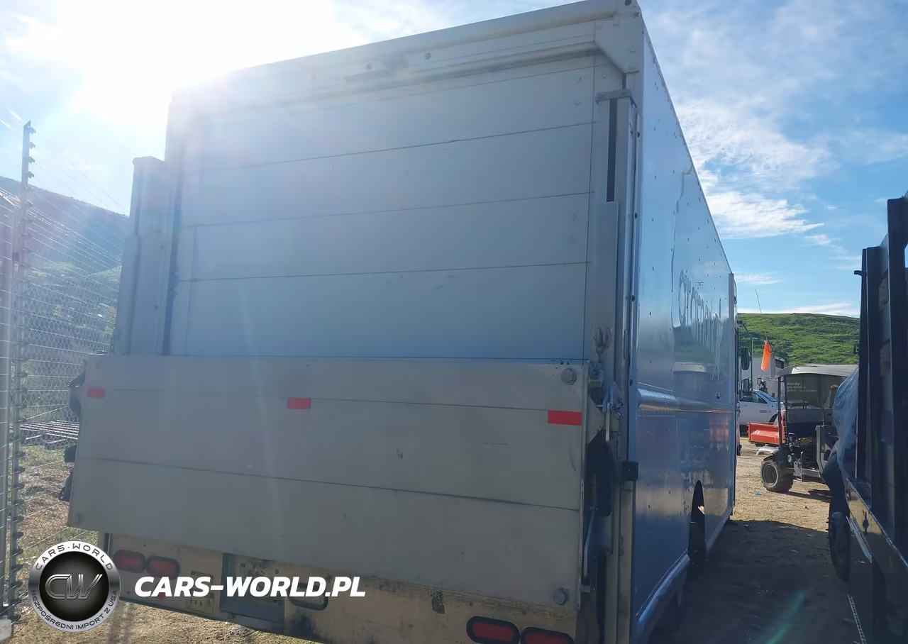 2009 Workhorse Custom Chassis Commercial Chassis W42 VIN:5B4KPD28193437103 - 4