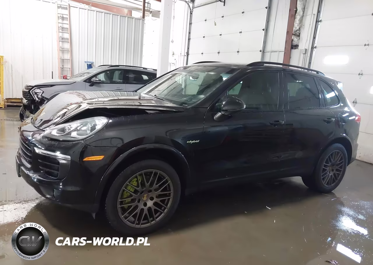 2017 Porsche Cayenne E-Hybrid S Platinum Edition VIN:WP1AE2A21HLA73078 - 14