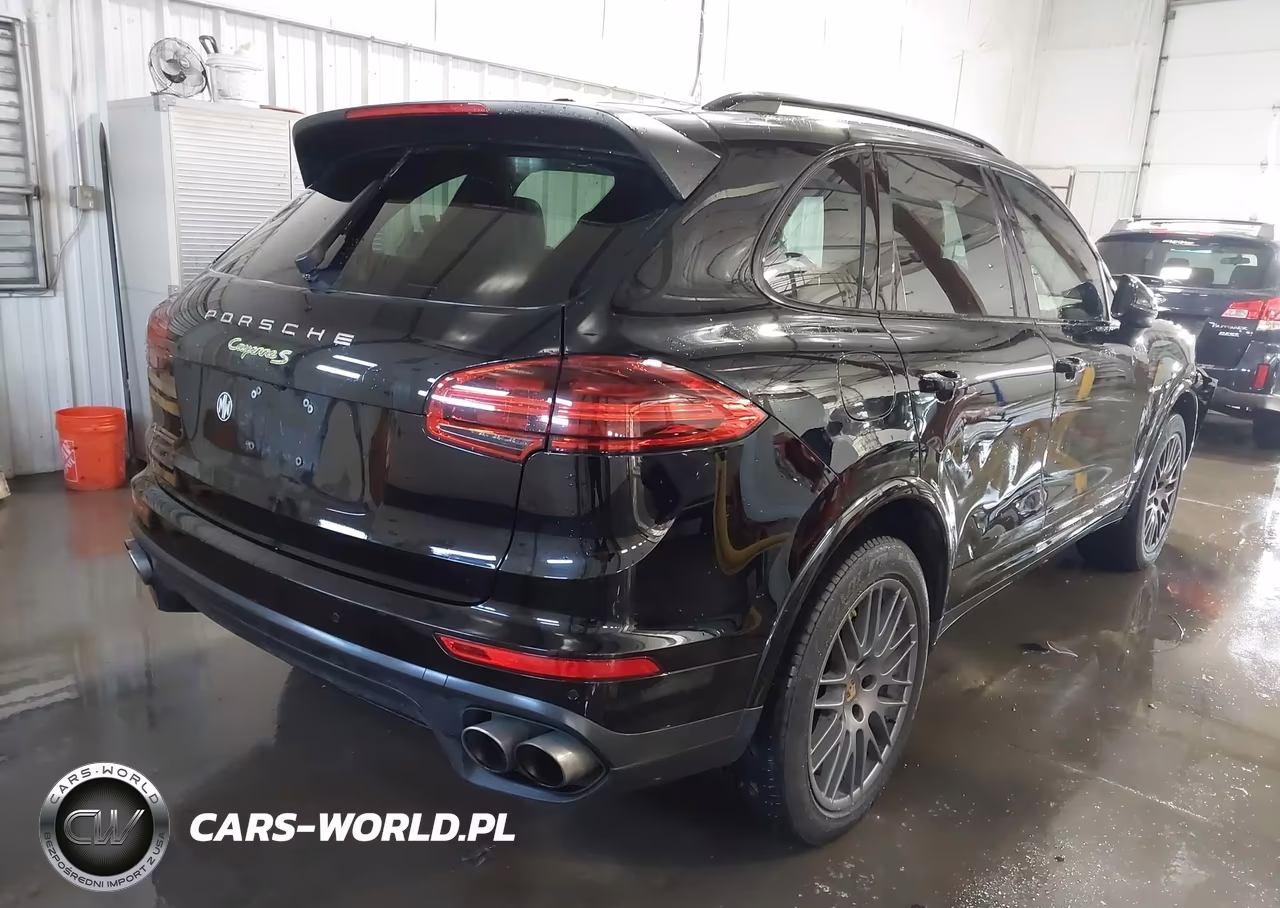 2017 Porsche Cayenne E-Hybrid S Platinum Edition VIN:WP1AE2A21HLA73078 - 4