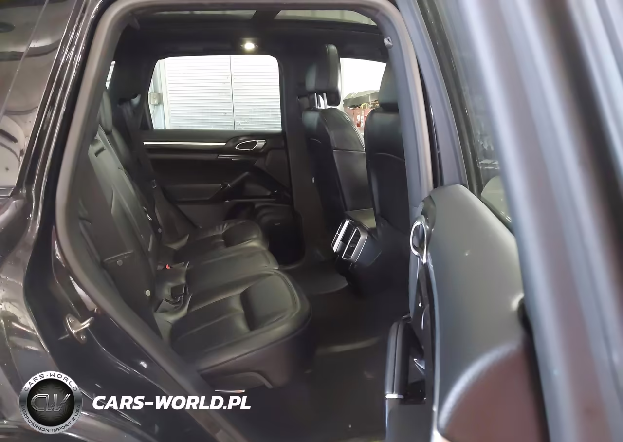 2017 Porsche Cayenne E-Hybrid S Platinum Edition VIN:WP1AE2A21HLA73078 - 8