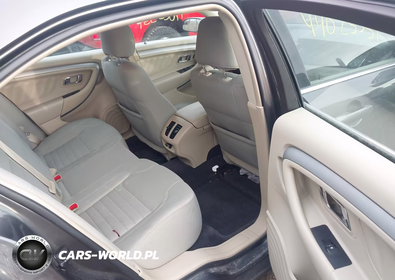 2018 Ford Taurus Se VIN:1FAHP2D85JG116173 - 8