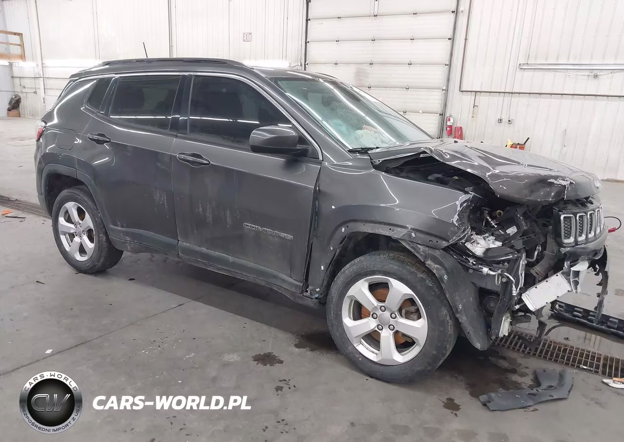 2018 Jeep Compass Latitude 4X4 – zdjęcie 1 z 17