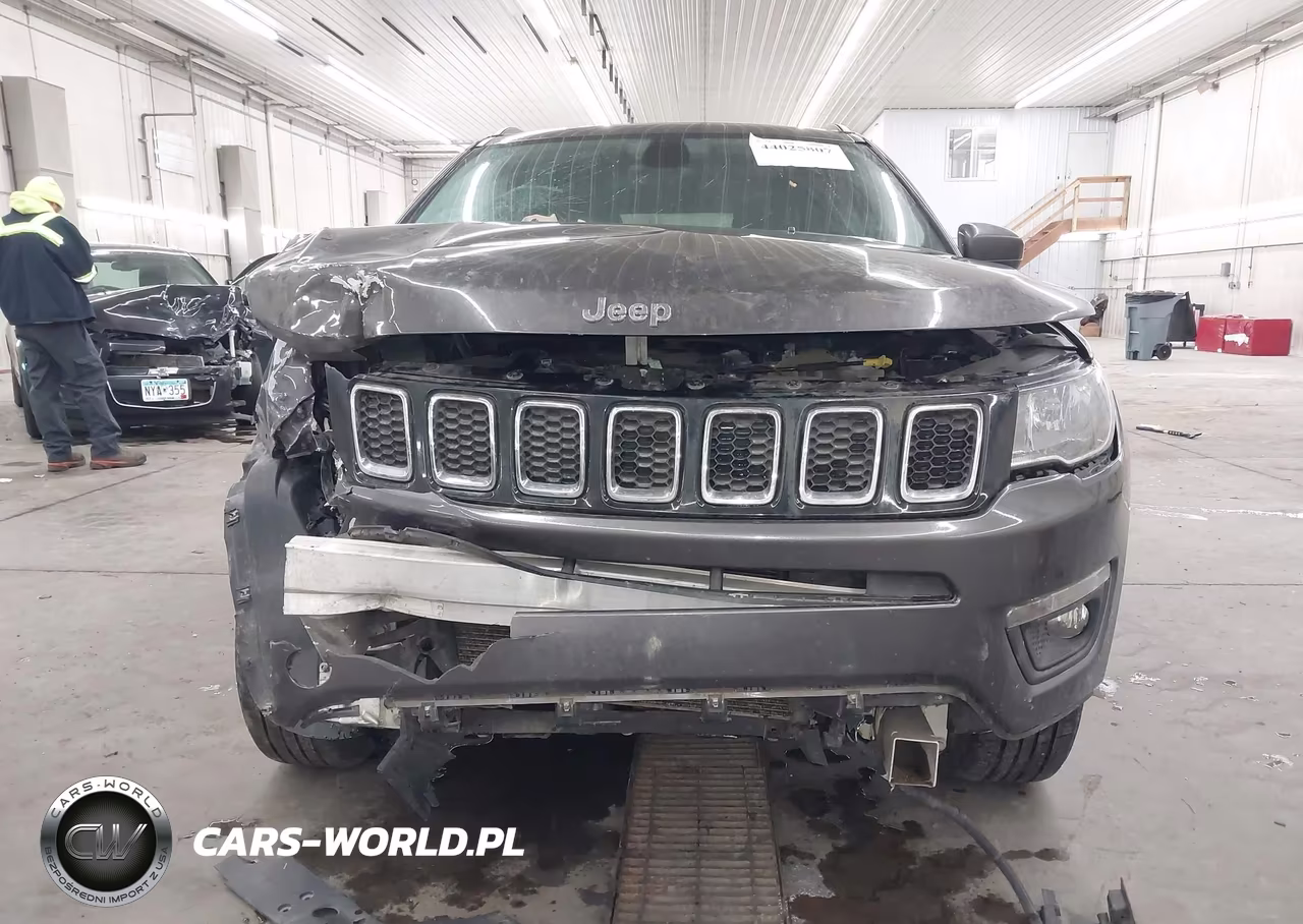 2018 Jeep Compass Latitude 4X4 VIN:3C4NJDBB2JT178635 - 13