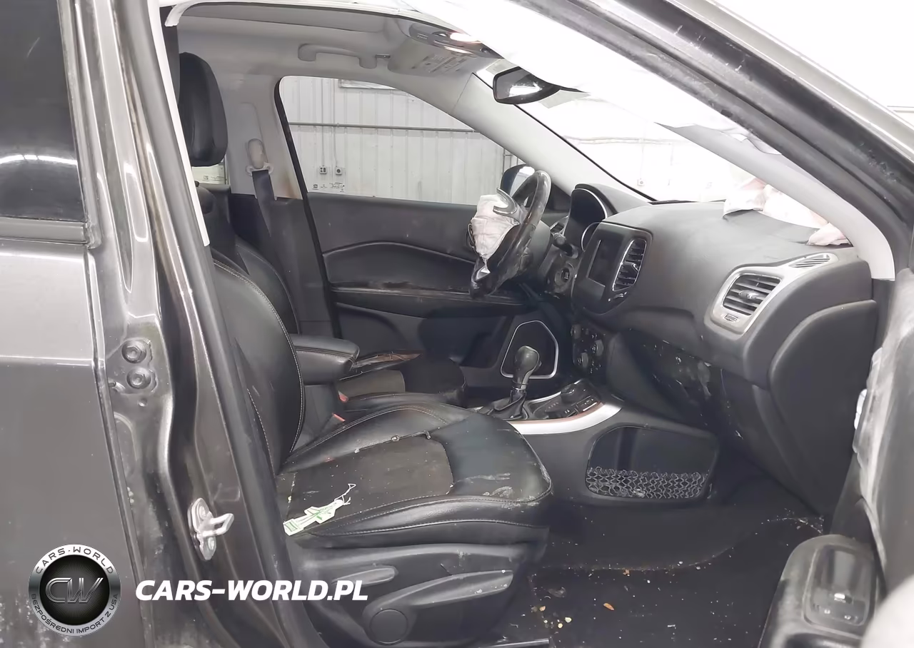 2018 Jeep Compass Latitude 4X4 VIN:3C4NJDBB2JT178635 - 5