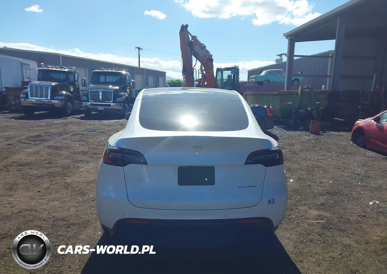 2022 Tesla Model Y Long Range Dual Motor All-Wheel Drive VIN:7SAYGAEE8NF540779 - 16
