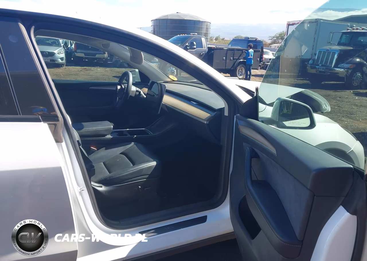 2022 Tesla Model Y Long Range Dual Motor All-Wheel Drive VIN:7SAYGAEE8NF540779 - 5