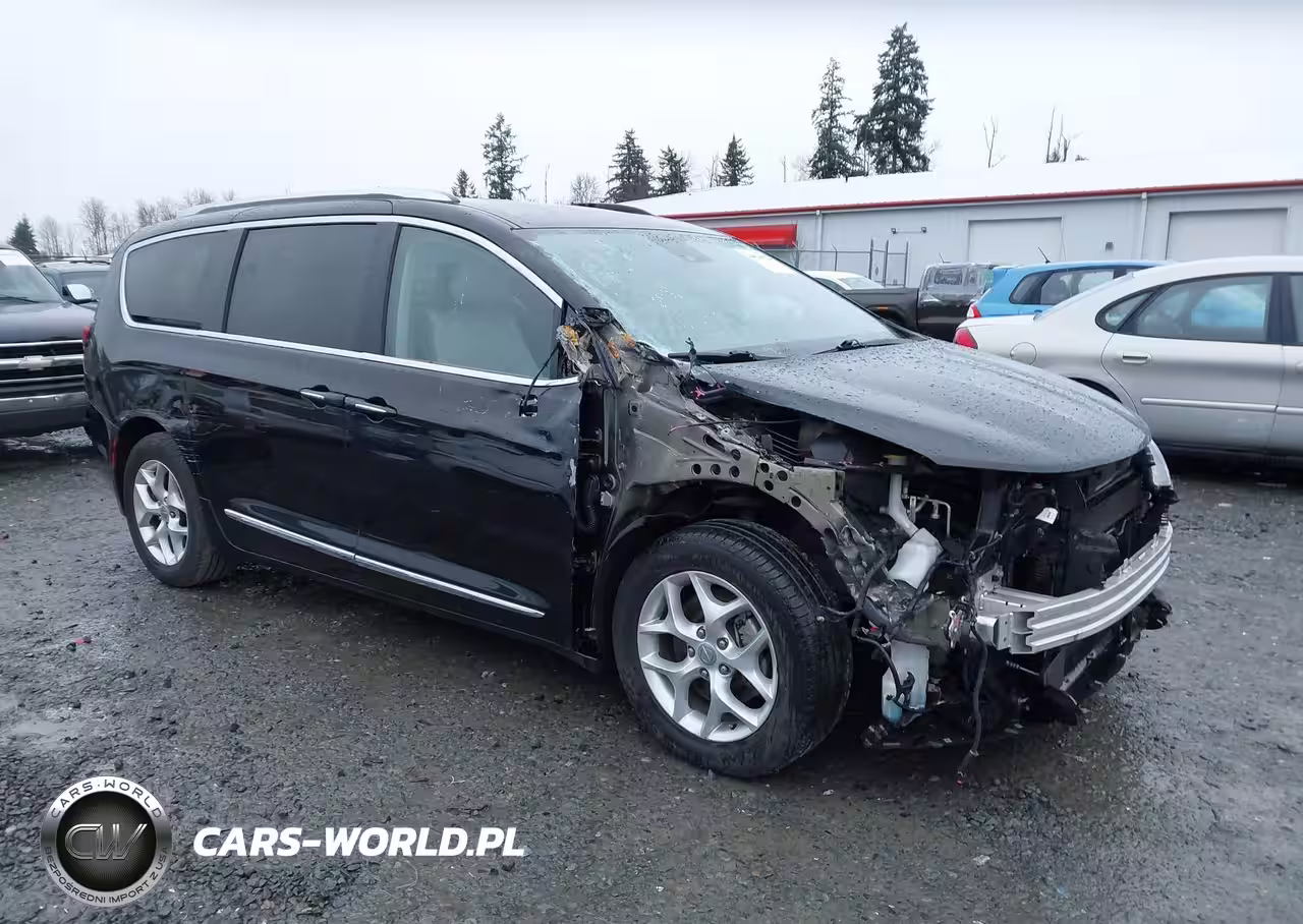 2017 Chrysler Pacifica Touring-L Plus