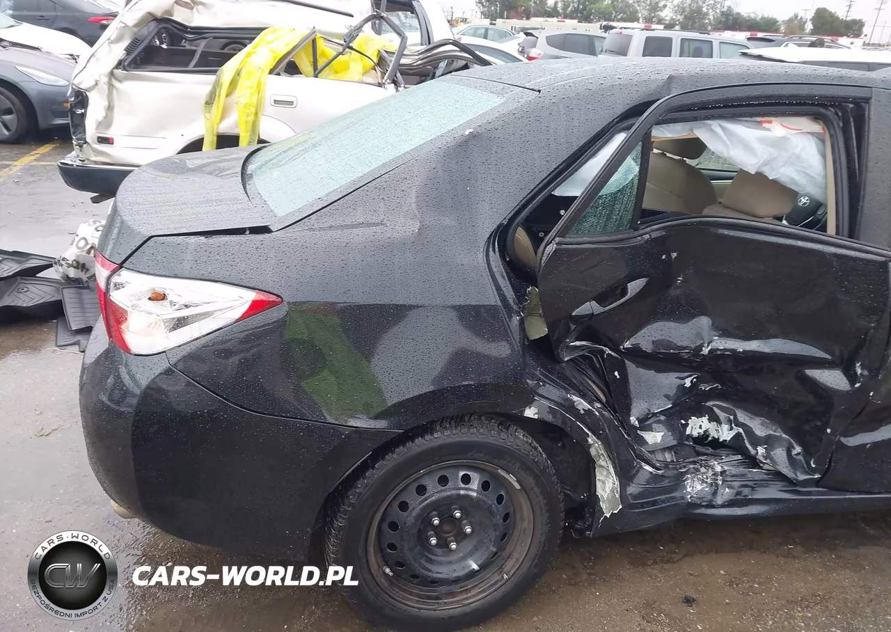 2015 Toyota Corolla Le VIN:2T1BURHE8FC441312 - 17