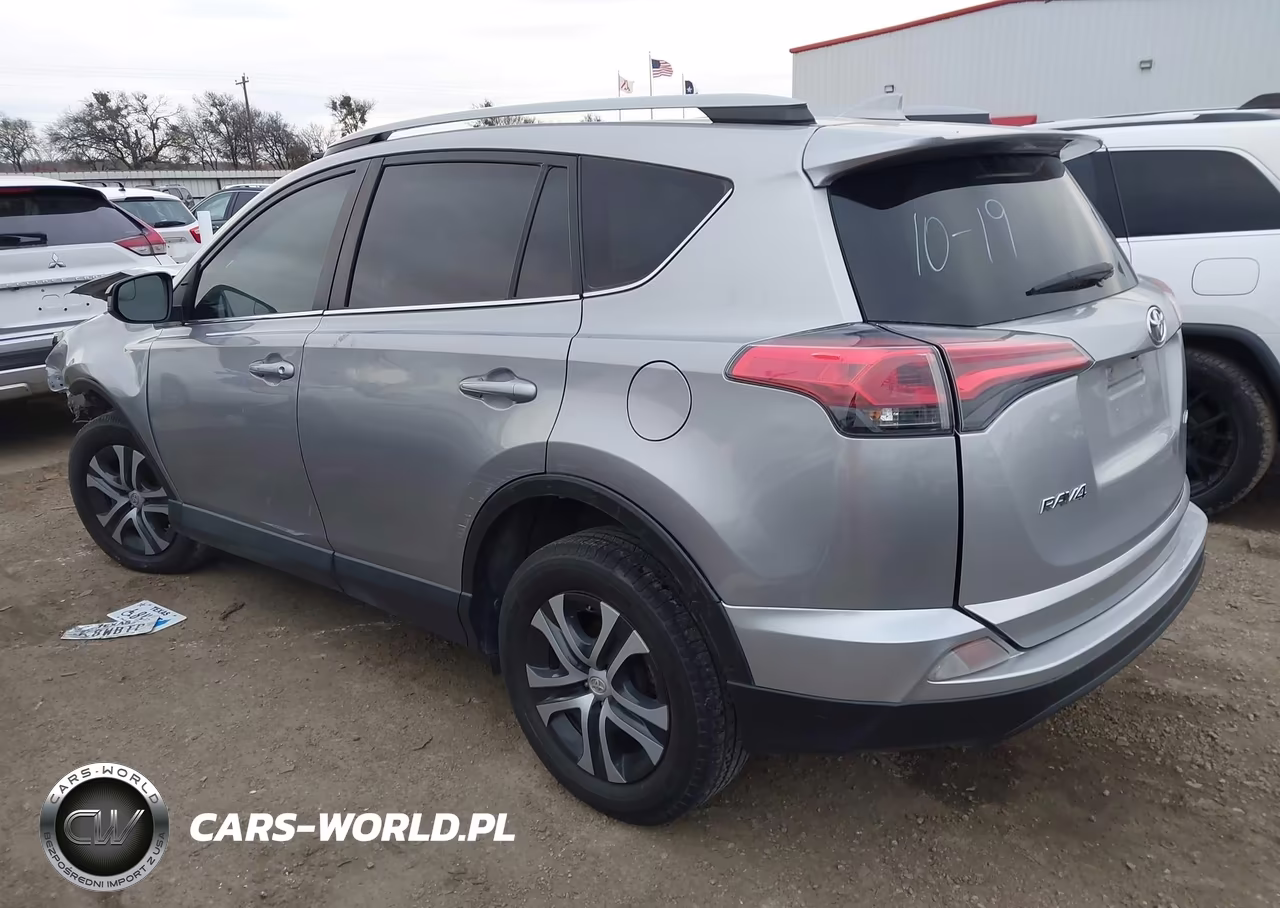 2018 Toyota Rav4 Le VIN:JTMZFREVXJJ193008 - 3