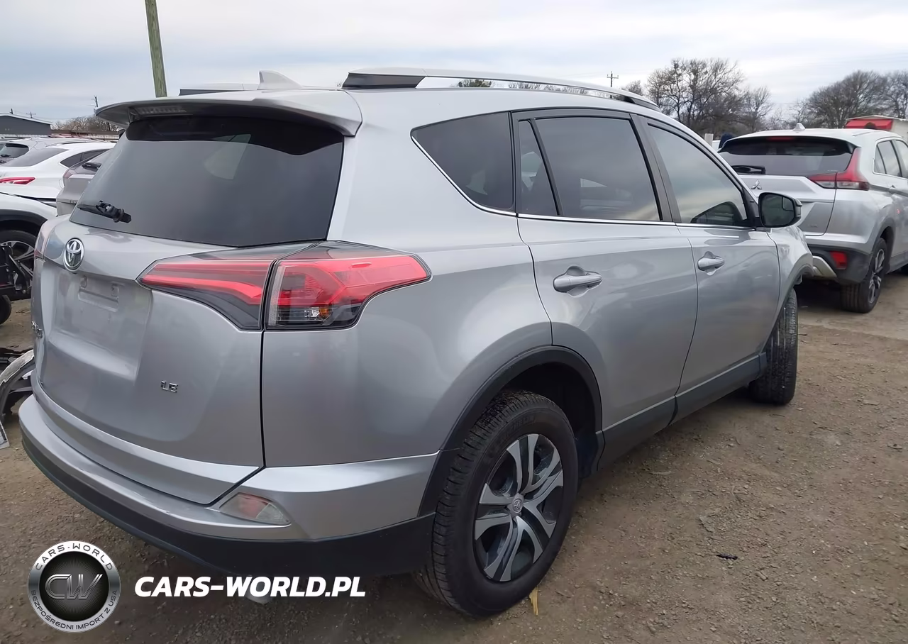 2018 Toyota Rav4 Le VIN:JTMZFREVXJJ193008 - 4