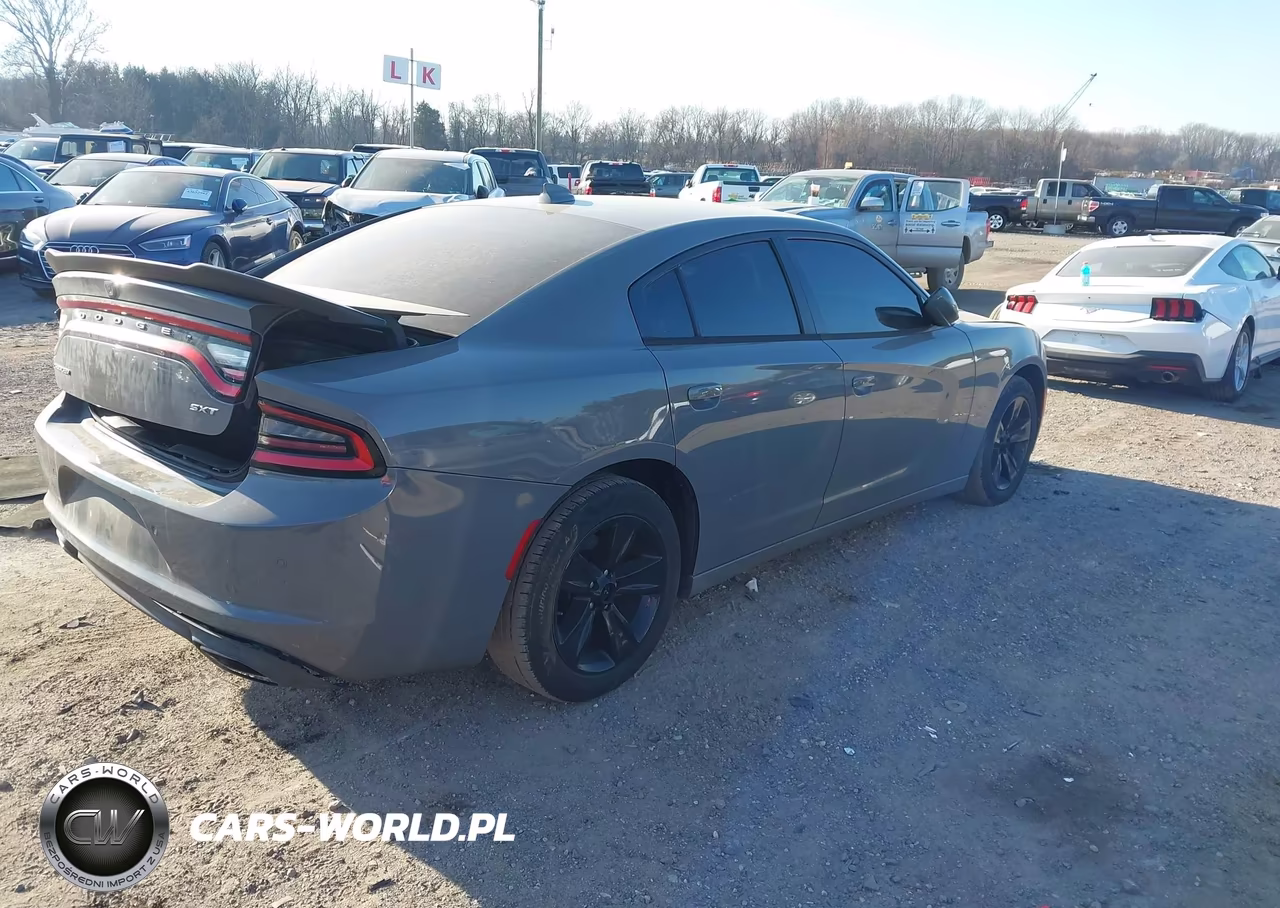2018 Dodge Charger Sxt Plus Rwd VIN:2C3CDXHG3JH179390 - 4