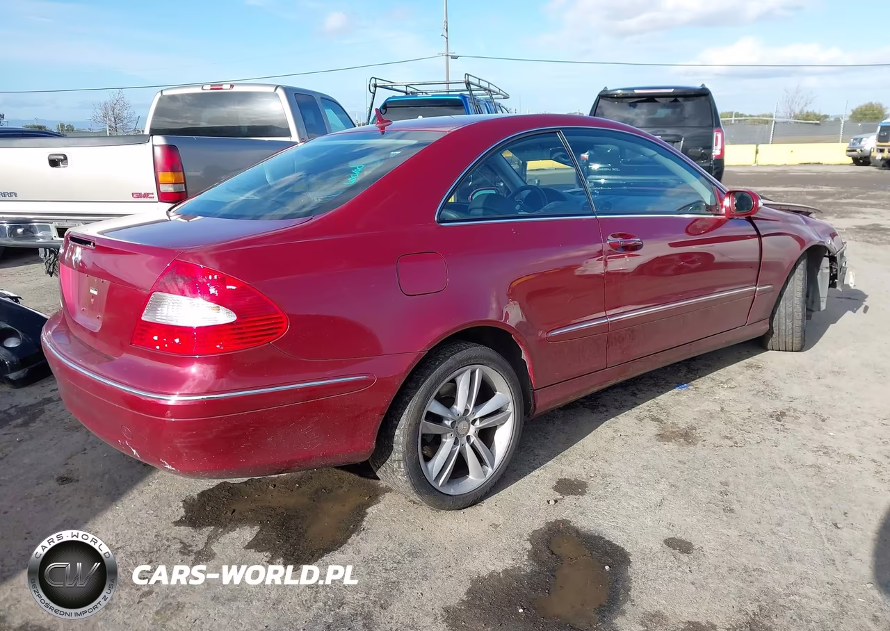 2008 Mercedes-Benz Clk 350 VIN:WDBTJ56HX8F236067 - 4