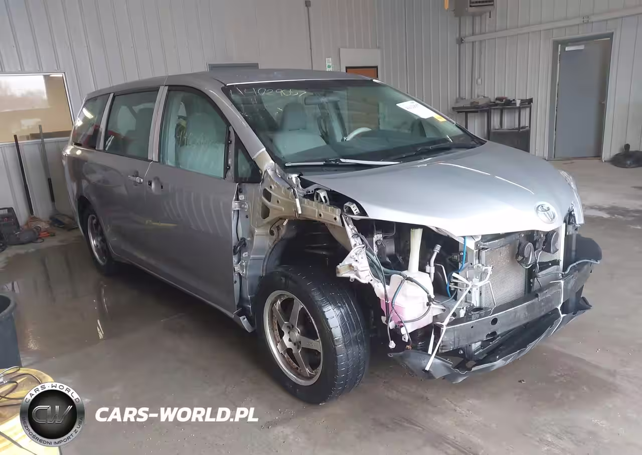 2012 Toyota Sienna Base V6 7 Passenger