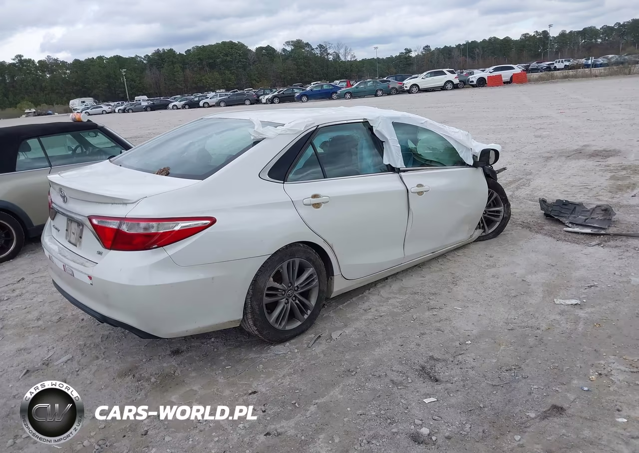 2016 Toyota Camry Se VIN:4T1BF1FK1GU228495 - 4