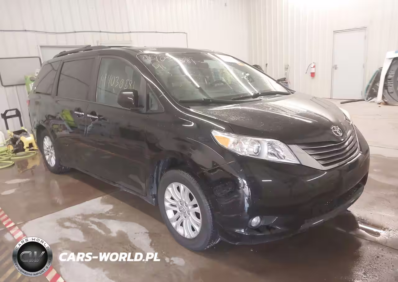 2015 Toyota Sienna Xle 8 Passenger