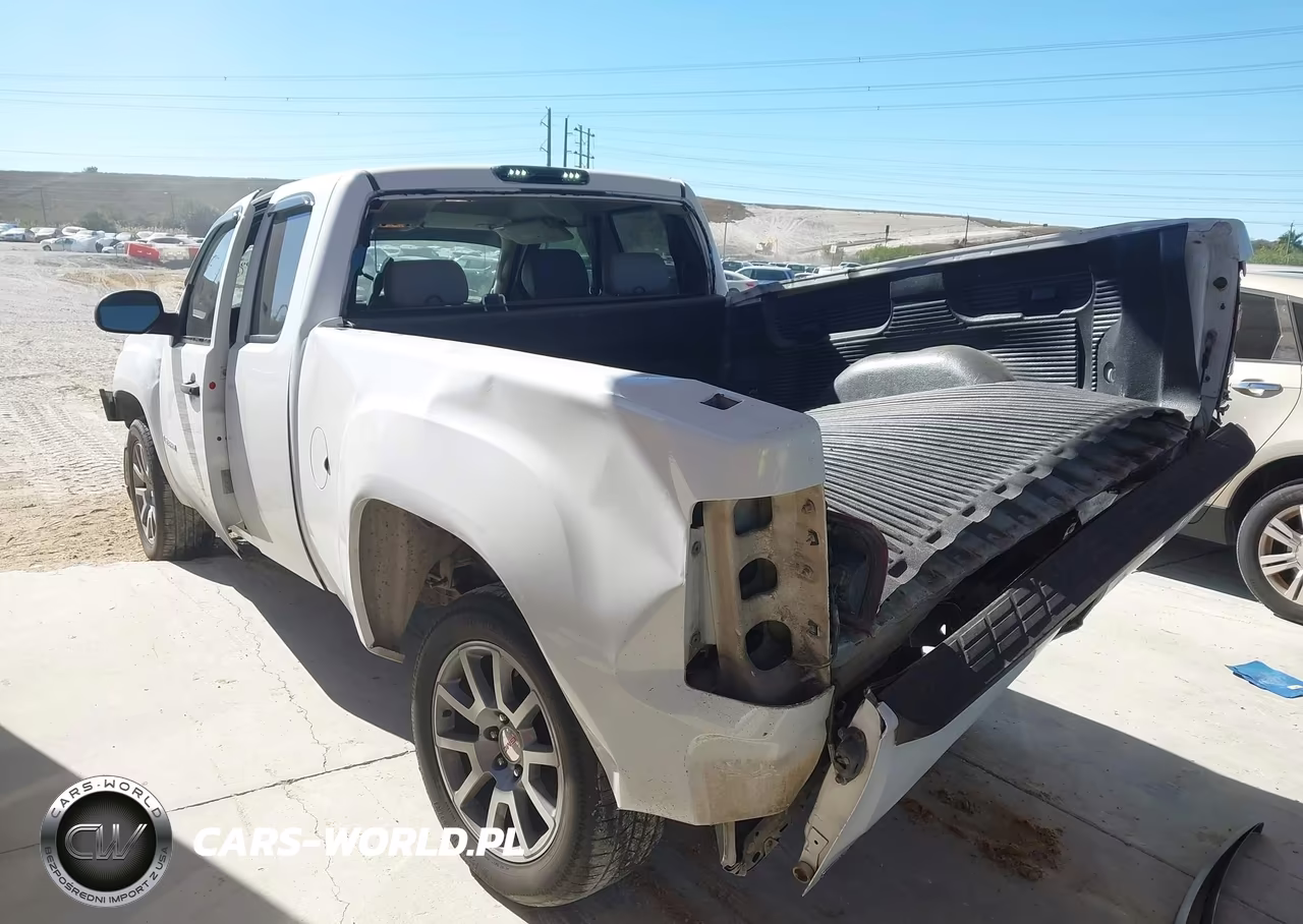 2008 GMC Sierra 1500 Work Truck VIN:1GTEC19CX8Z280548 - 3