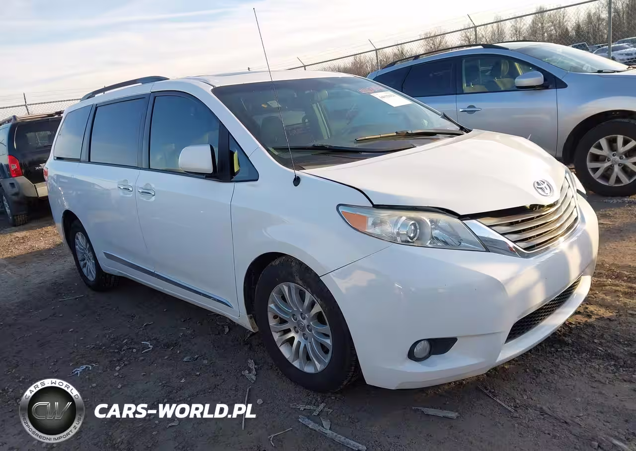 2013 Toyota Sienna Xle V6 8 Passenger