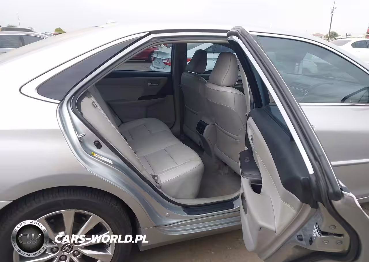 2015 Toyota Camry Hybrid Xle VIN:4T1BD1FK0FU160923 - 8
