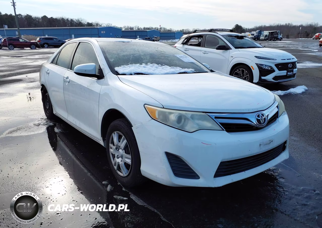 2012 Toyota Camry Le – zdjęcie 1 z 14