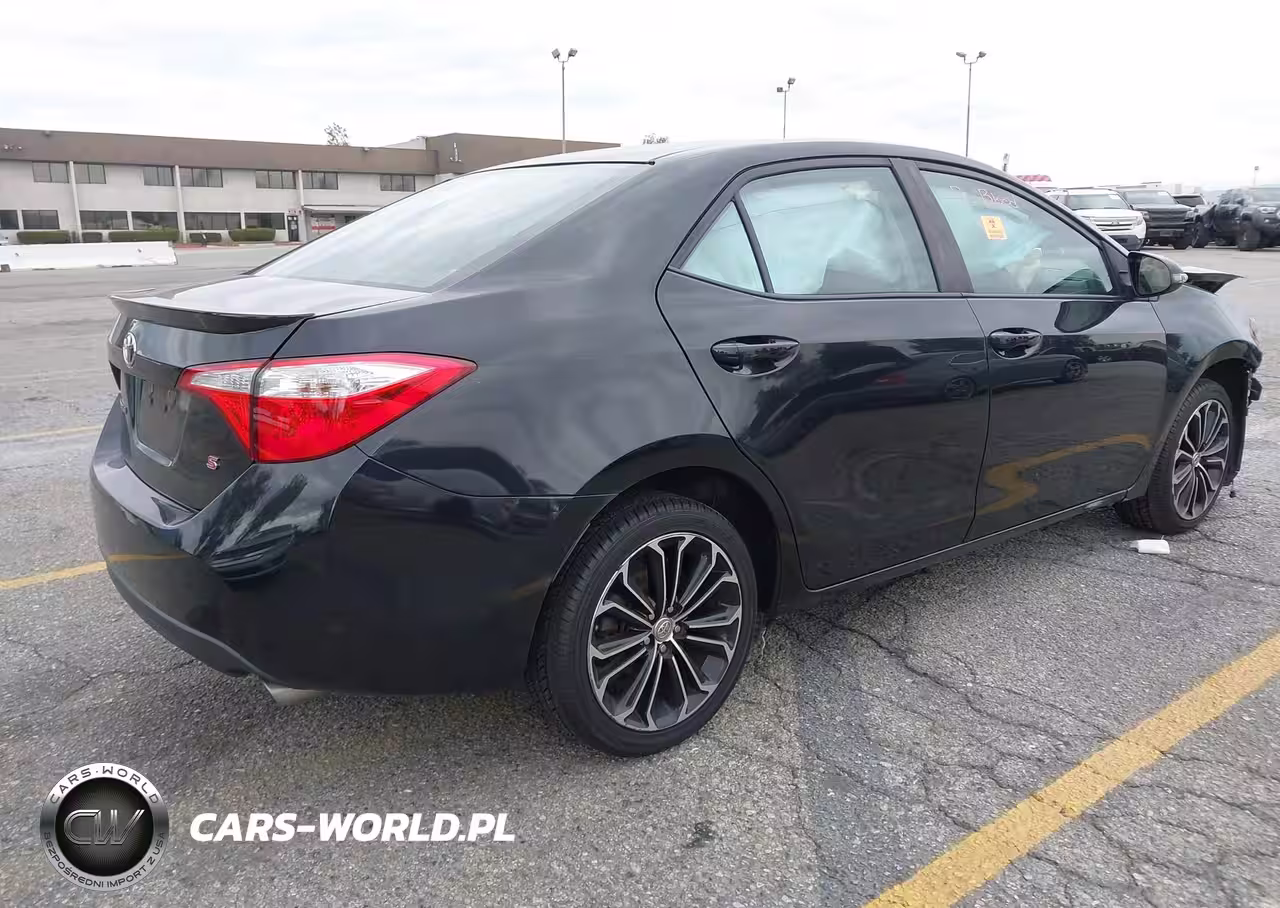 2015 Toyota Corolla S Plus VIN:5YFBURHE2FP352092 - 4