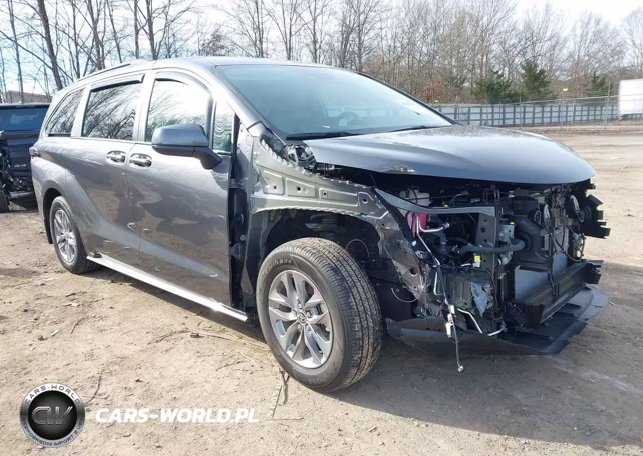 2025 Toyota Sienna Le