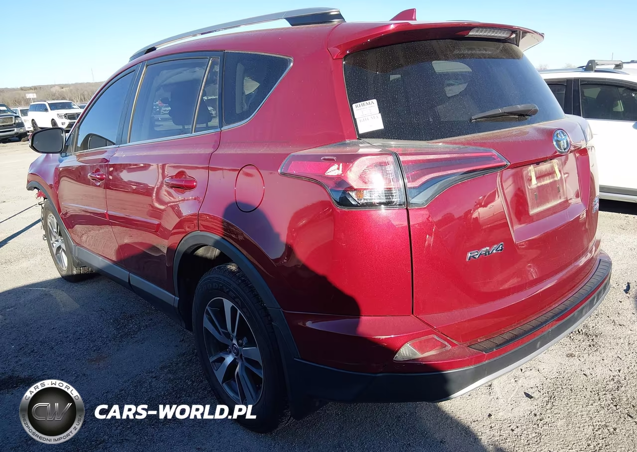 2018 Toyota Rav4 Xle VIN:2T3RFREV8JW834870 - 3