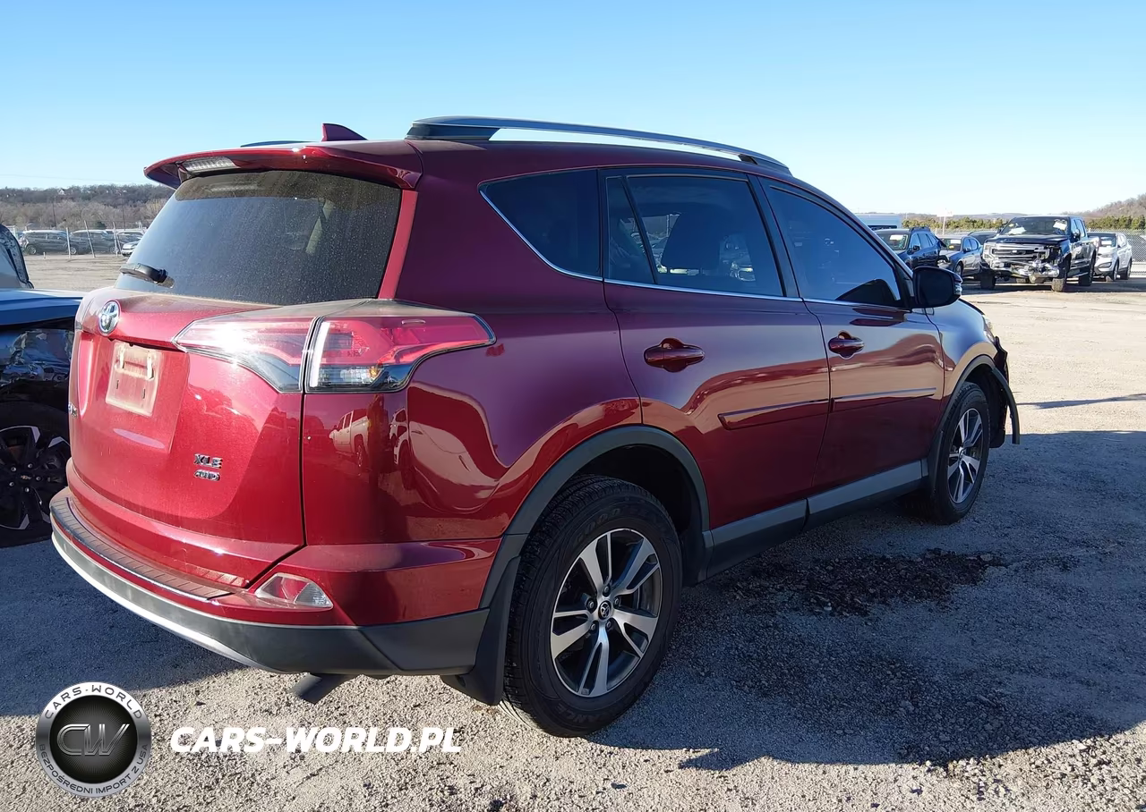 2018 Toyota Rav4 Xle VIN:2T3RFREV8JW834870 - 4