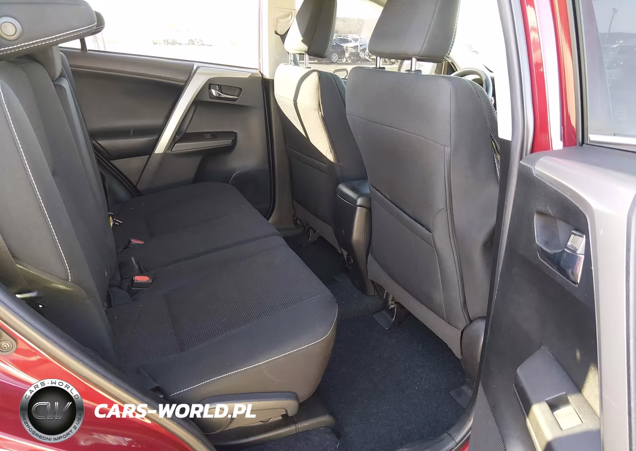 2018 Toyota Rav4 Xle VIN:2T3RFREV8JW834870 - 8