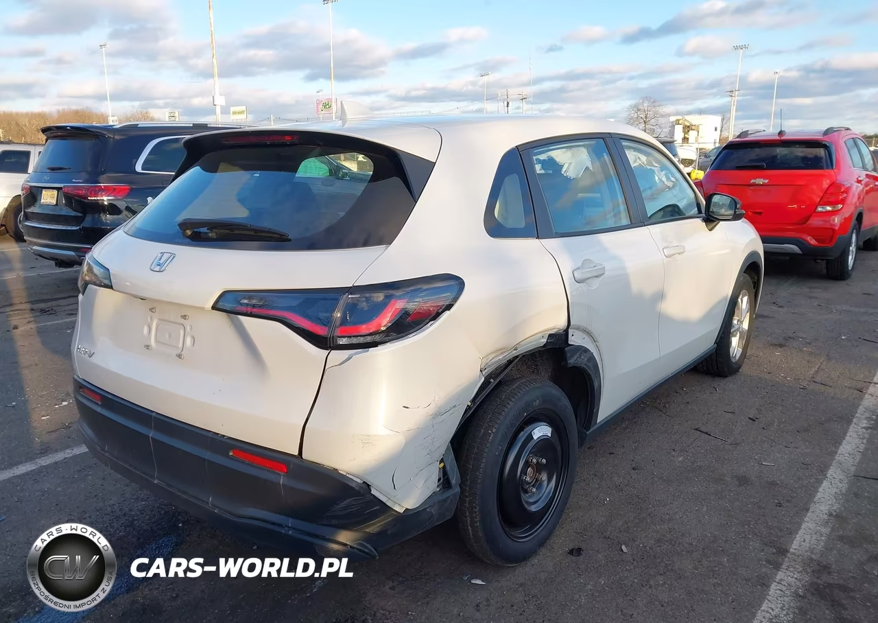 2024 Honda Hr-V Awd Lx VIN:3CZRZ2H31RM706258 - 4