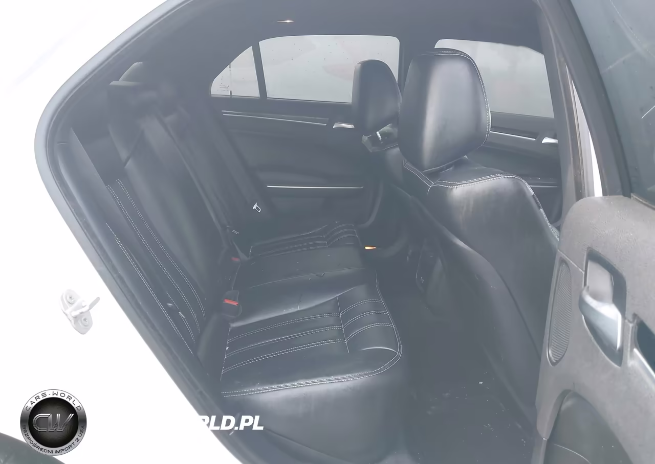 2022 Chrysler 300 S VIN:2C3CCABG1NH184456 - 8