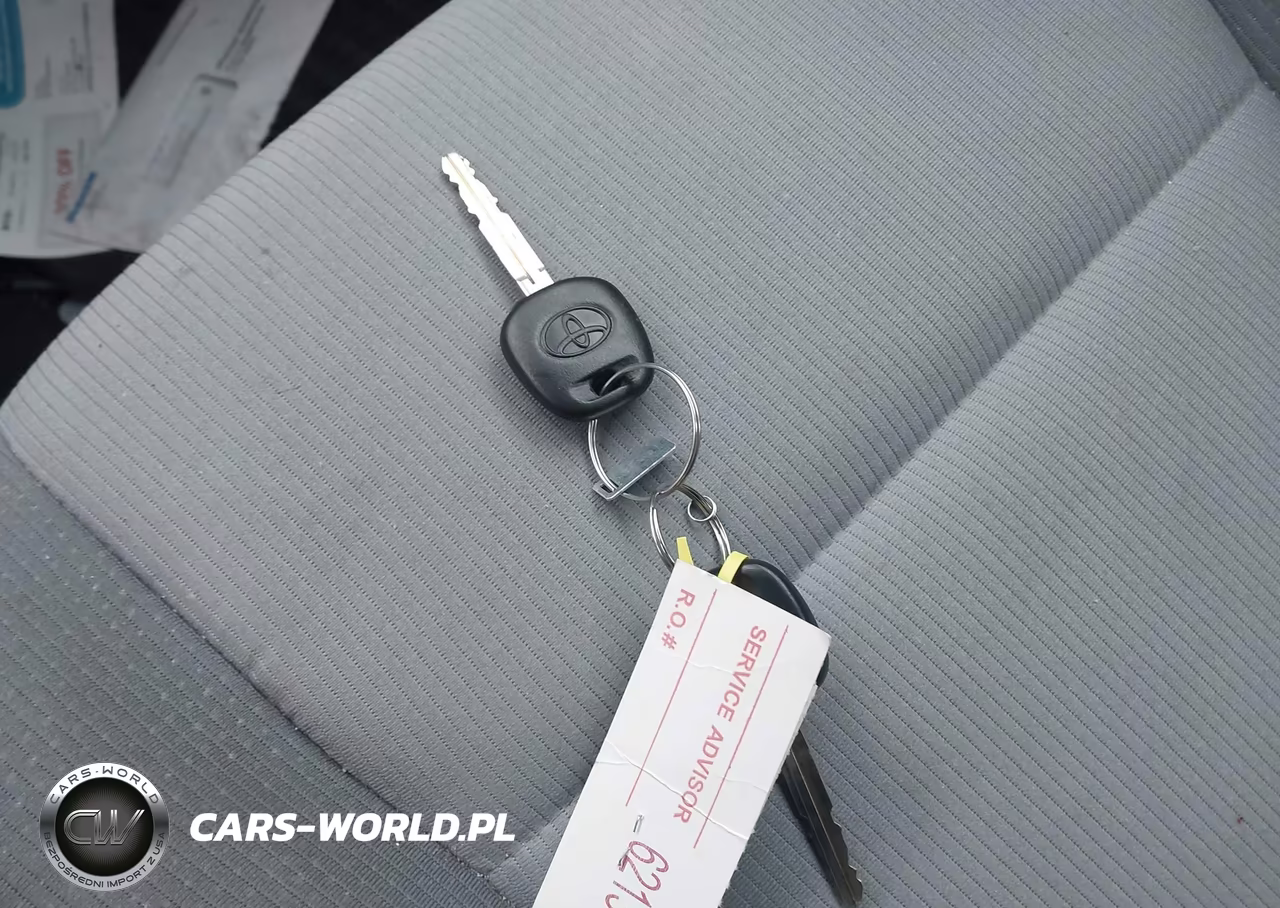 2017 Toyota Corolla L VIN:5YFBURHE9HP687935 - 11