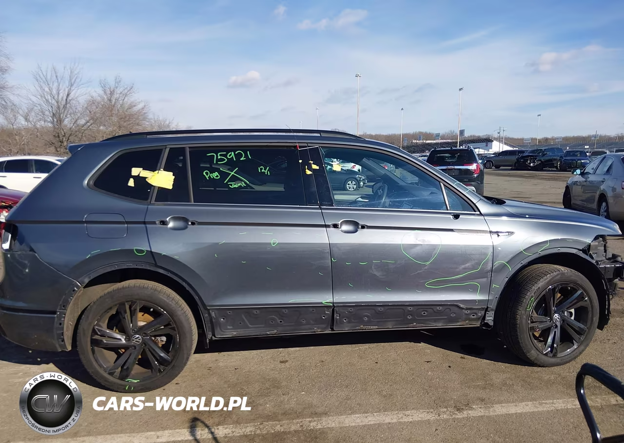 2023 Volkswagen Tiguan 2.0T Se R-Line Black VIN:3VV8B7AX4PM091493 - 13