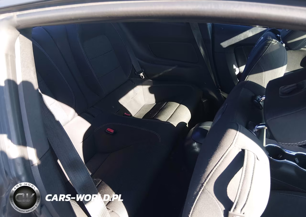 2016 Ford Mustang V6 VIN:1FA6P8AM6G5241988 - 8