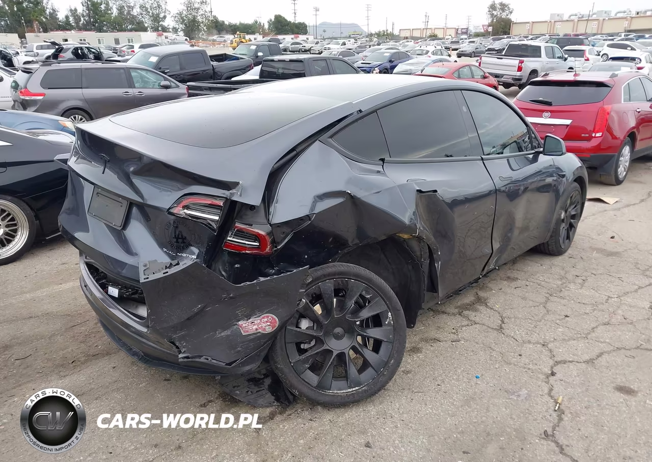 2023 Tesla Model Y Awd-Long Range Dual Motor All-Wheel Drive VIN:7SAYGDEE9PF960362 - 4