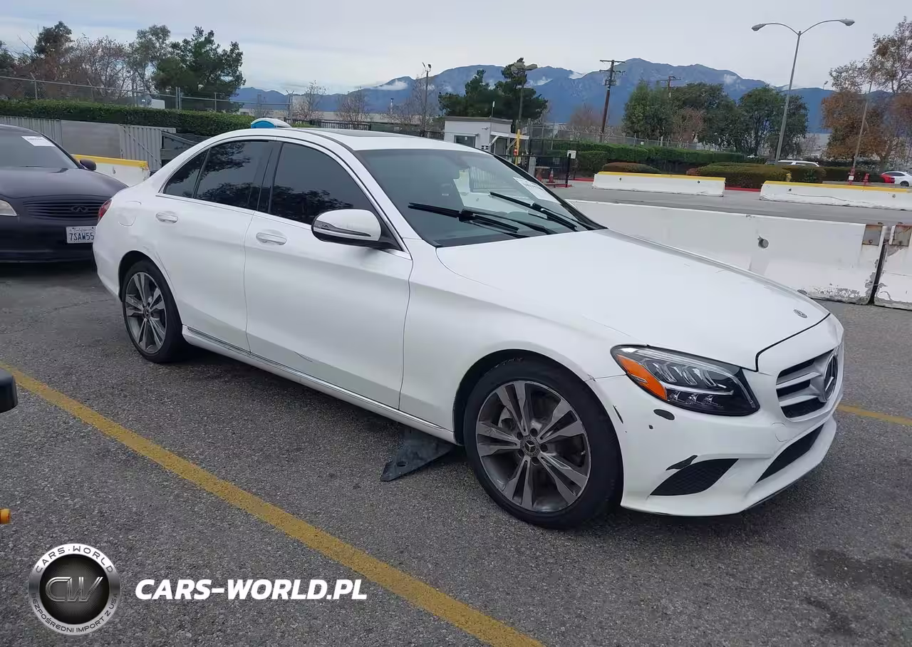 2020 Mercedes-Benz C 300