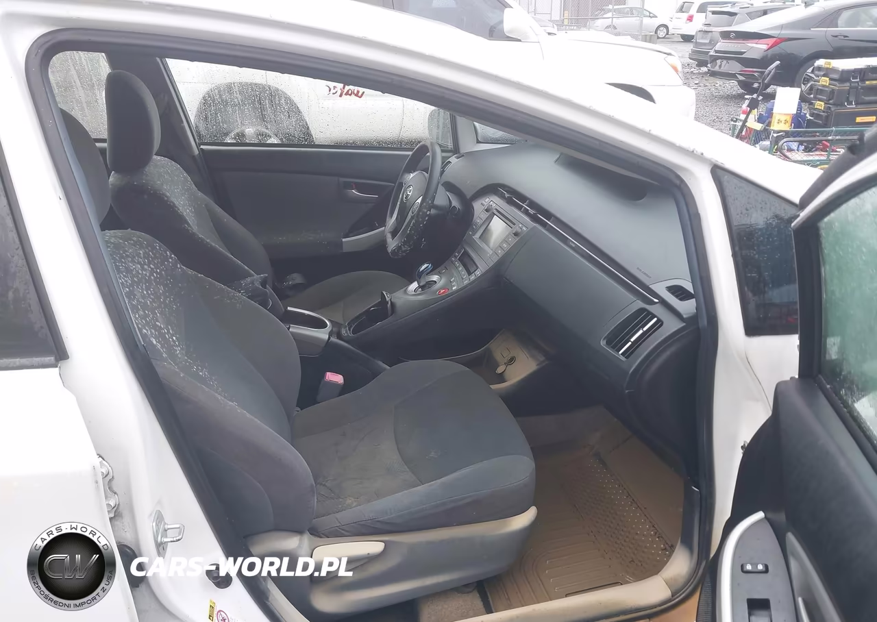 2012 Toyota Prius Two VIN:JTDKN3DU6C5437629 - 12