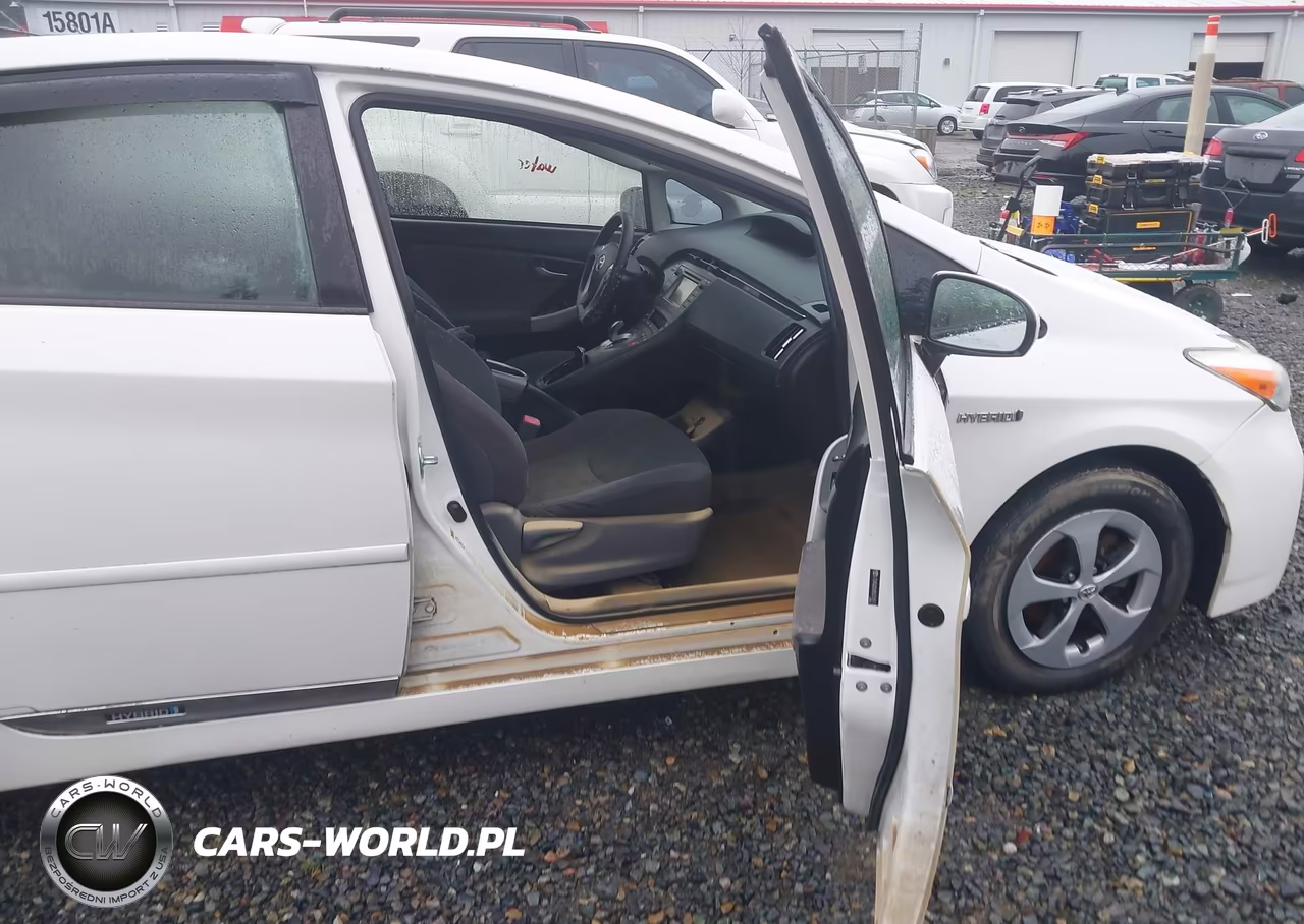 2012 Toyota Prius Two VIN:JTDKN3DU6C5437629 - 5
