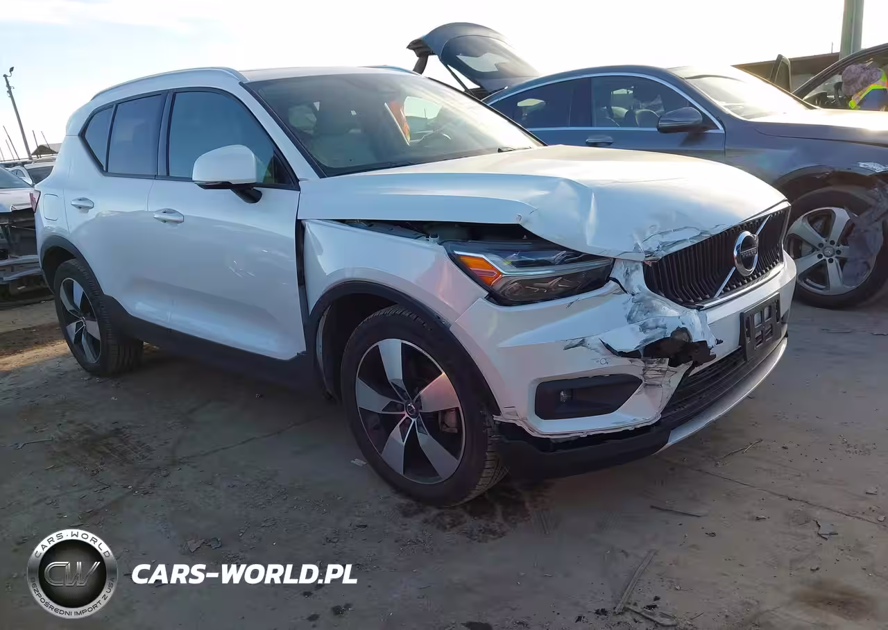 2021 Volvo Xc40 T5 Momentum