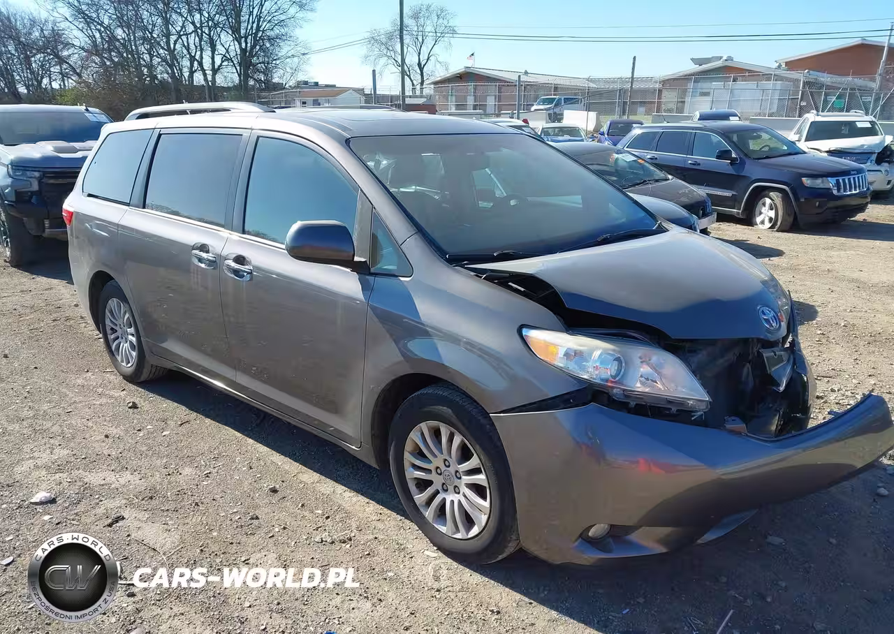 2017 Toyota Sienna Xle 8 Passenger