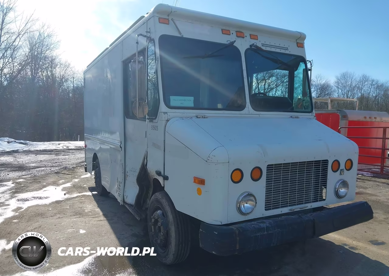 2002 Freightliner Chassis M Line Walk-In Van