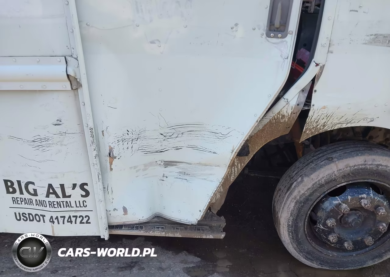 2002 Freightliner Chassis M Line Walk-In Van VIN:4UZAANBW22CJ09962 - 11