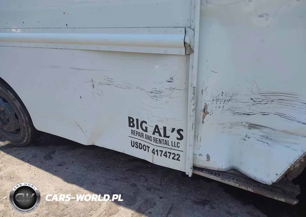 2002 Freightliner Chassis M Line Walk-In Van VIN:4UZAANBW22CJ09962 - 12