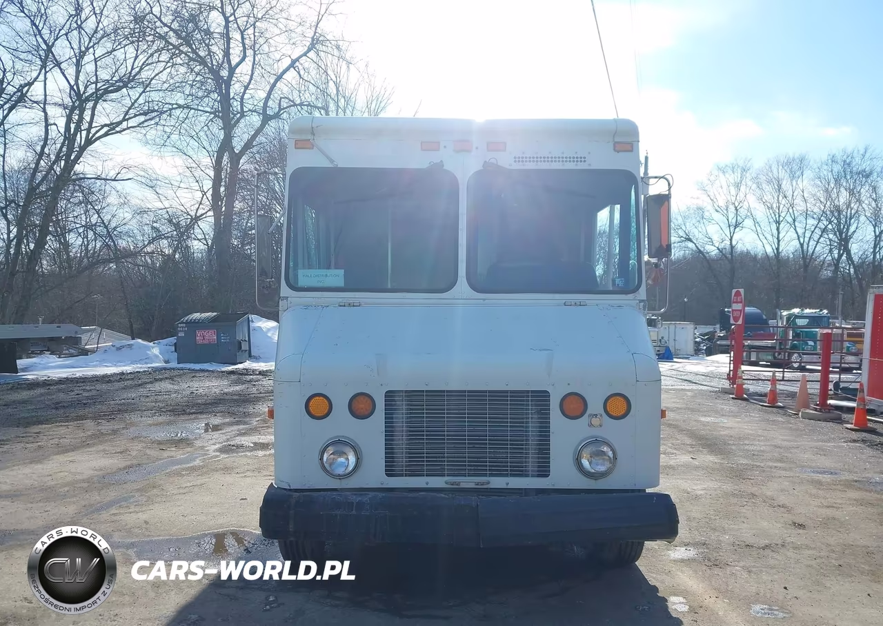 2002 Freightliner Chassis M Line Walk-In Van VIN:4UZAANBW22CJ09962 - 13