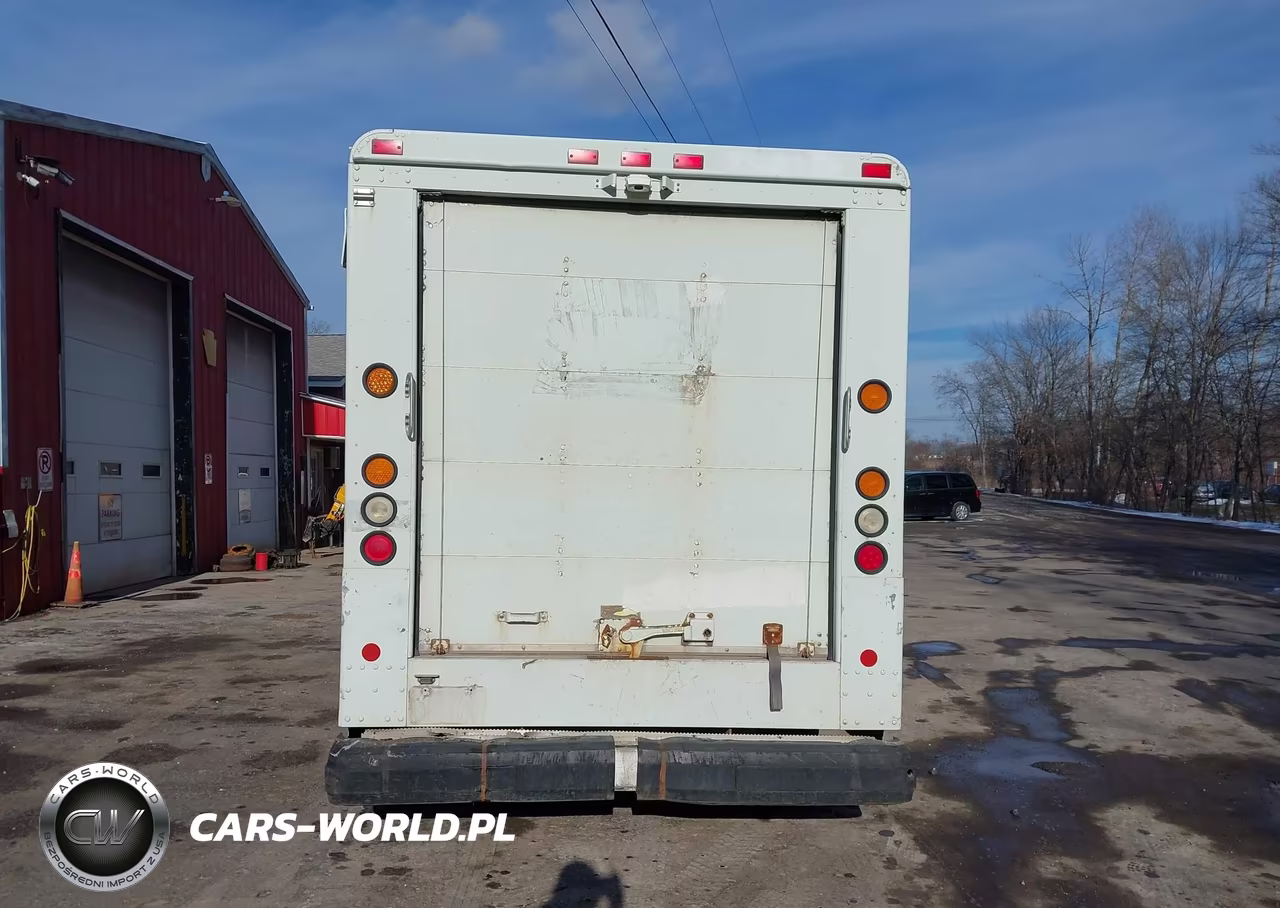 2002 Freightliner Chassis M Line Walk-In Van VIN:4UZAANBW22CJ09962 - 16