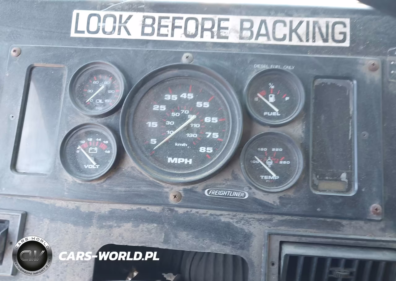 2002 Freightliner Chassis M Line Walk-In Van VIN:4UZAANBW22CJ09962 - 5