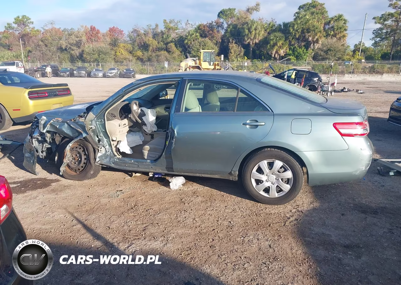 2011 Toyota Camry Le VIN:4T1BF3EK4BU752472 - 14