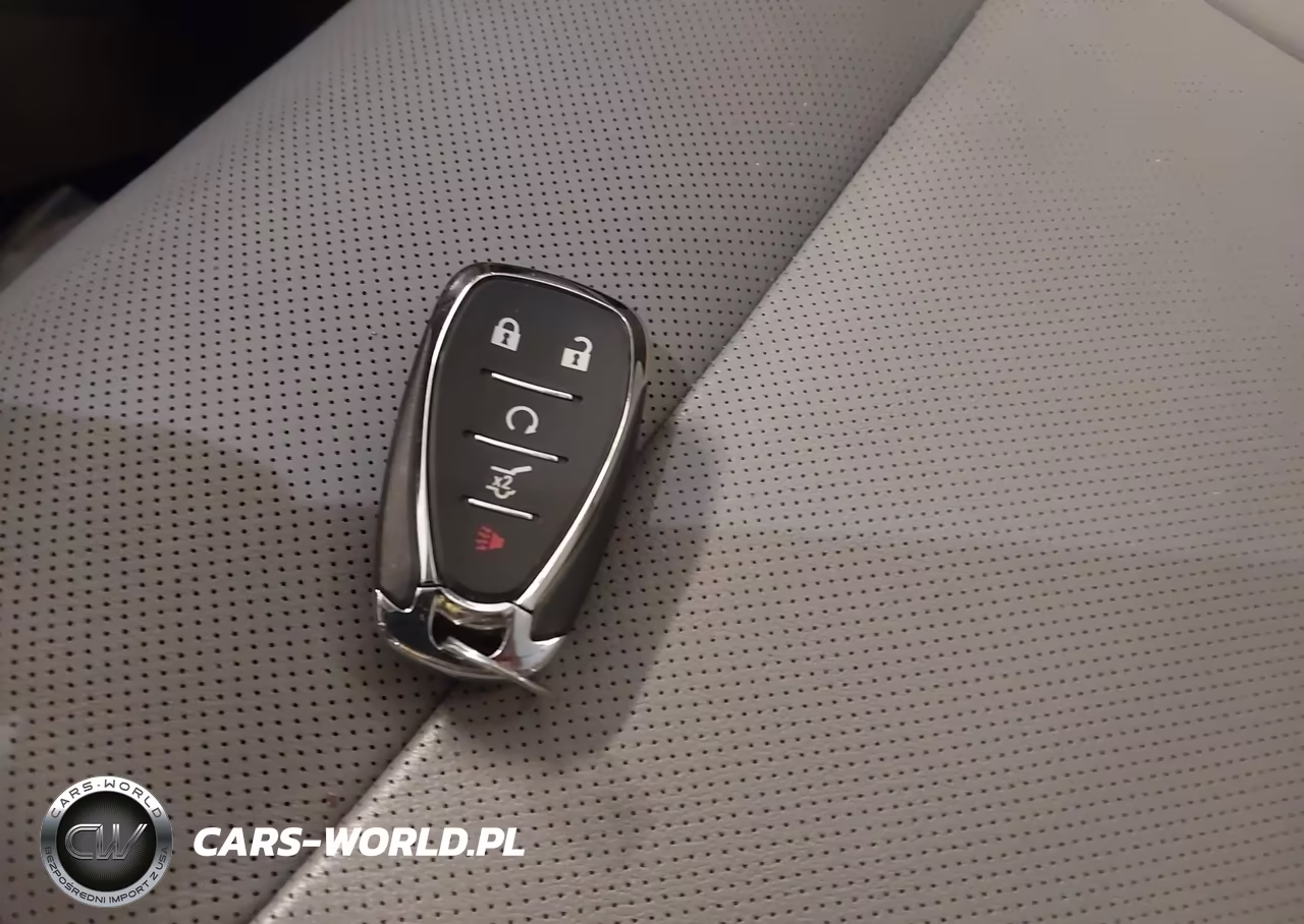 2018 Chevrolet Traverse Premier VIN:1GNERKKW6JJ101829 - 11