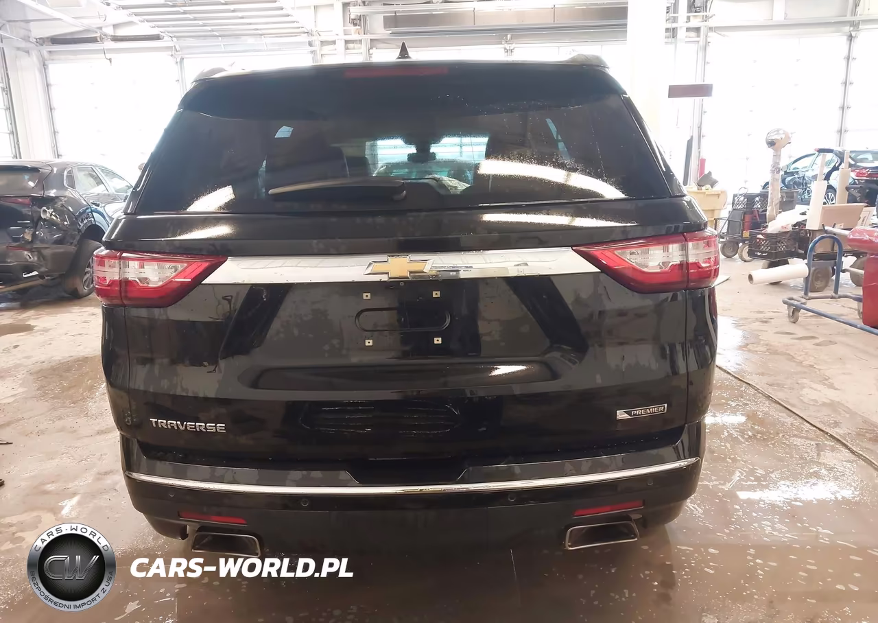 2018 Chevrolet Traverse Premier VIN:1GNERKKW6JJ101829 - 17